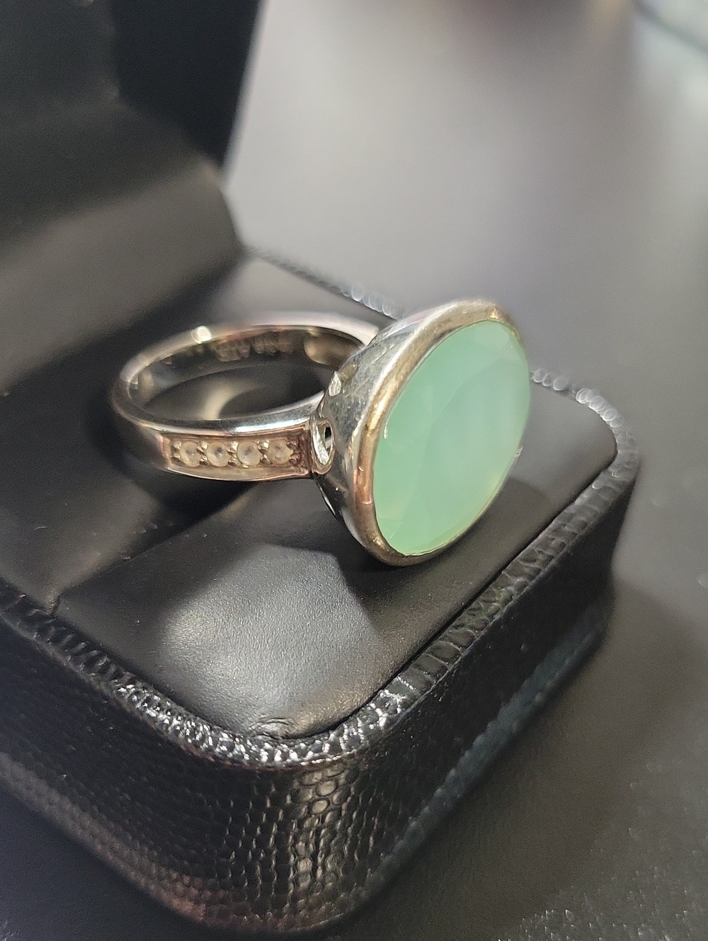 Sterling Silver 925 Aqua Chalcedony Oval Ring - Aqua Green